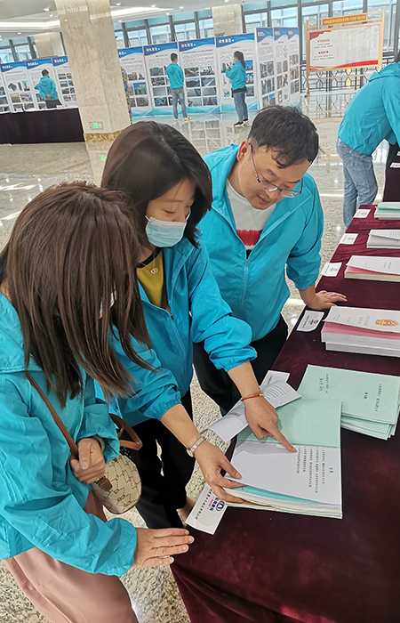 xiao 認真學習、翻閱新《安全法》15.jpg